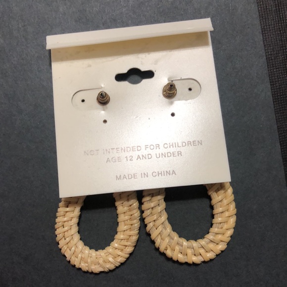 NWT Summer Teardrop Earrings - Picture 3 of 3